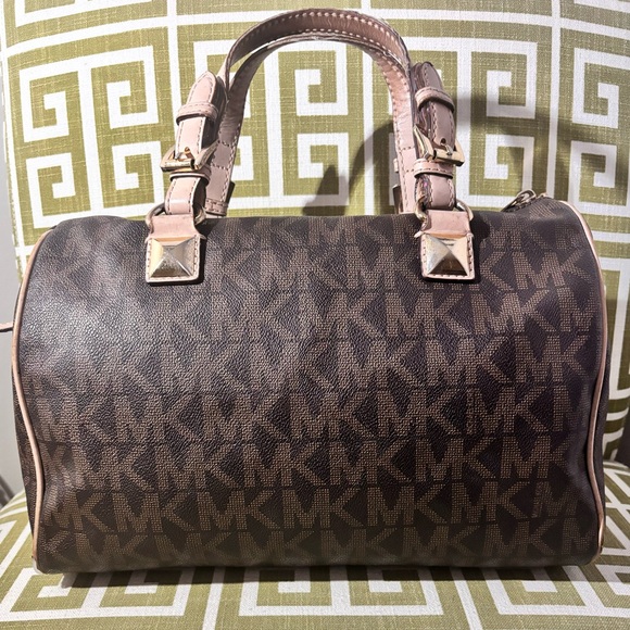 3PC Michael Kors Grayson Signature Monogram Satchel, Wristlet, & Dust Bag - Picture 7 of 14